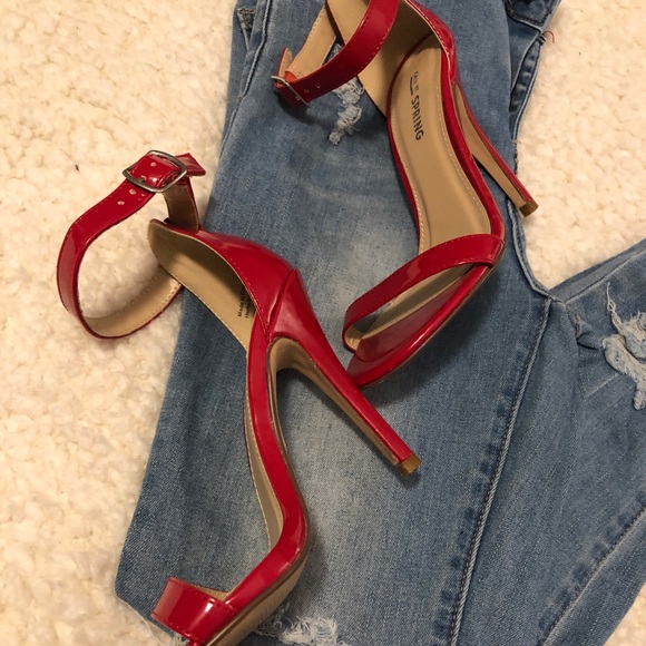 Call it spring red heels size 5 - Picture 2 of 9